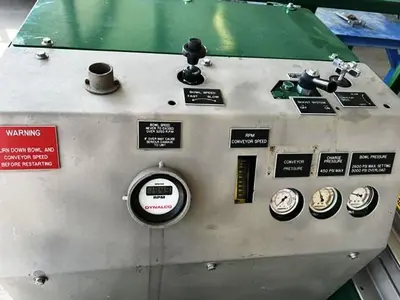 Derrick DE-1000 FHD oilfield decanter centrifuge, 316SS.