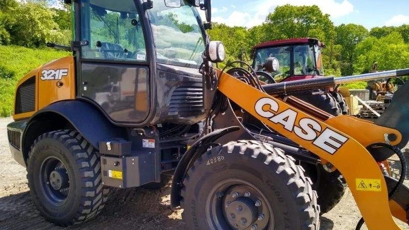 USED 2026 Case 321F