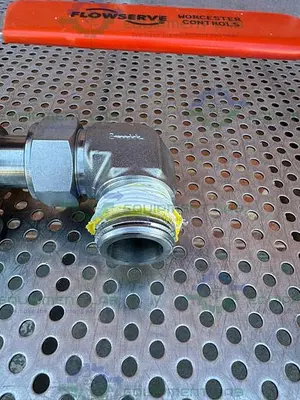 USED FLOWSERVE 1 WK7066TXBO V36 RO BALL VALVE W/ 1" SANITARY FITTING TO THREADED