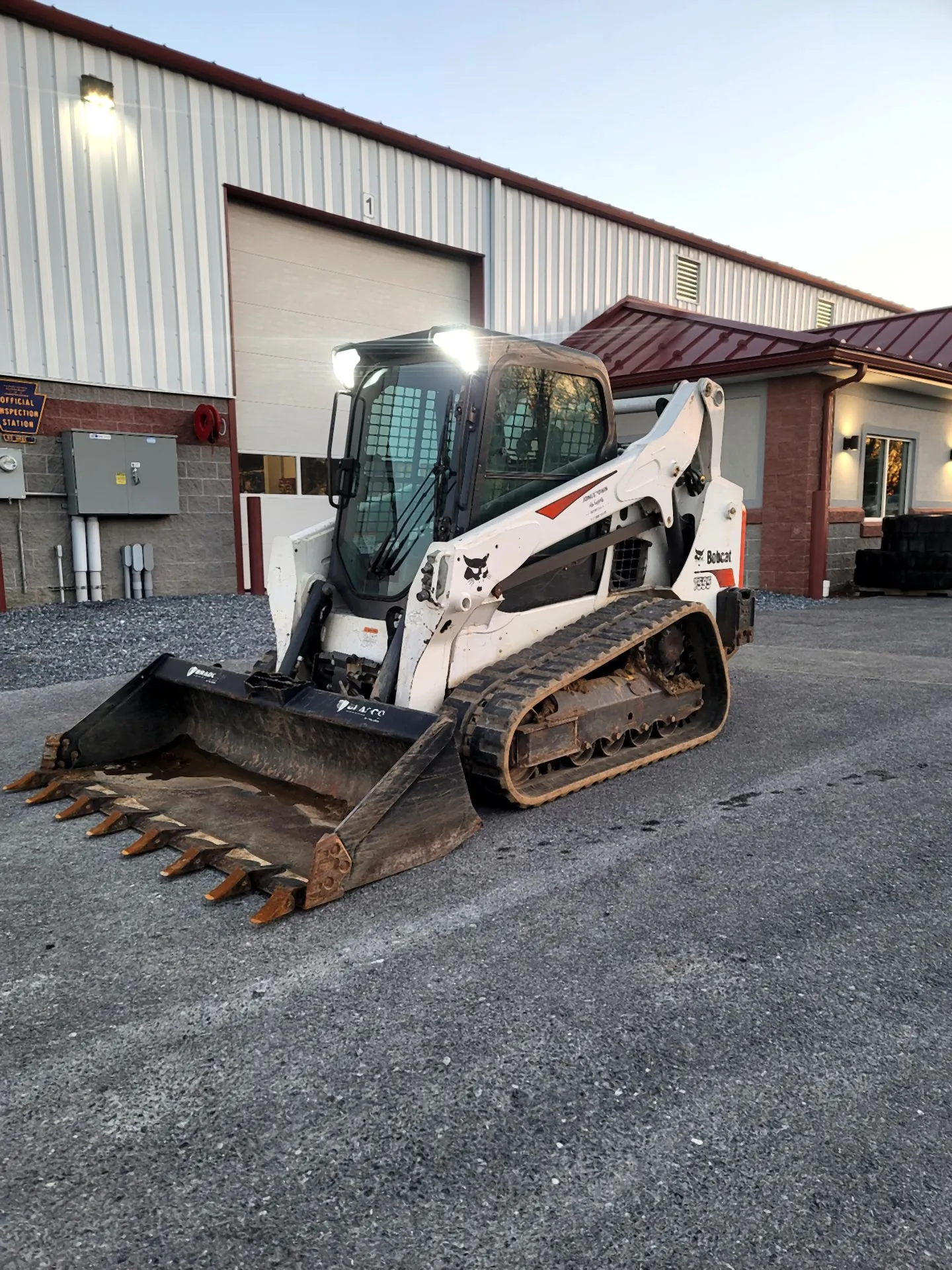 USED 2021 Bobcat T595