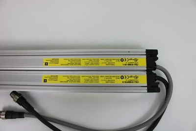 Omron F3SJ-B1665P25 Emitter & Receiver Safety Light Curtain Set 1665mm