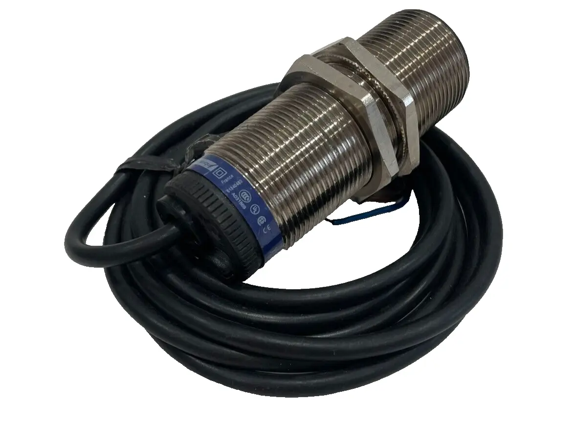 NEW TELEMECANIQUE XSAV12801 INDUCTIVE PROXIMITY SENSOR