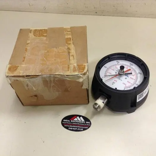 NEW SWAGELOK GAUGE925