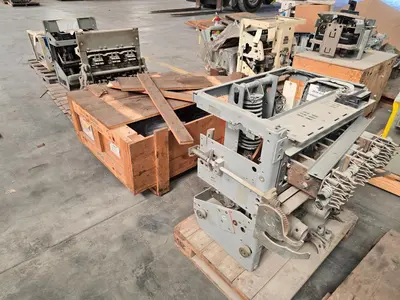 Used _UNKNOWN_ _UNKNOWN_ Circuit Breakers Indiana US | Myron Bowling Auctioneers Inc #1503991