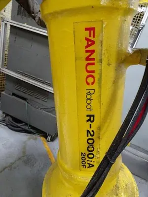 USED 2003 FANUC R-2000IA/200F