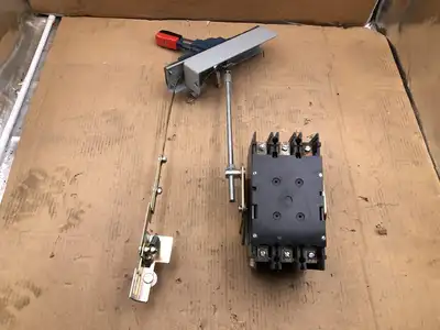 ABB 100A 3 Pole Circuit Breaker w/ Disconnect Switch Handle 600V