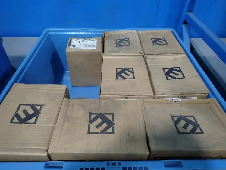Used ELECOR ES1127 Connector Accessories | HGR 24 #754303