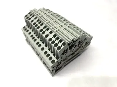 USED ALLEN-BRADLEY IEC TERMINAL BLOCK  LOT OF 14