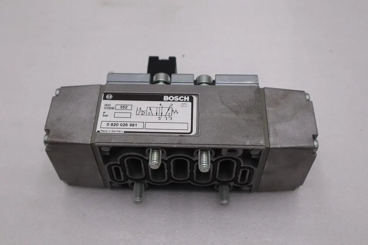 Bosch 0 820 026 981 Rexroth Single Solenoid Valve And Coil - STOCK GF570