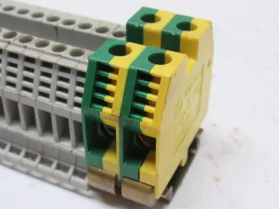 Allen Bradley 1492-GH100 10A 125V 50/60Hz 65VDC Breaker Terminal DIN Assembly