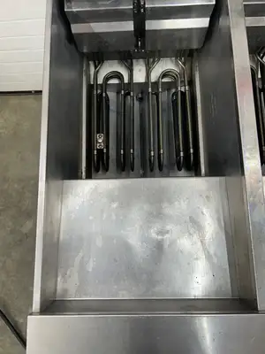Pitco SE14X Electric Double Fryer480V with SEBNB14-Cabinent Fry Dump Station Combo