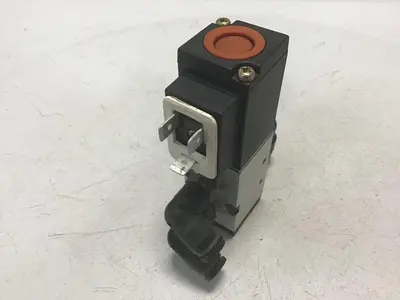USED KOGANEI 100-4E1-39-SR