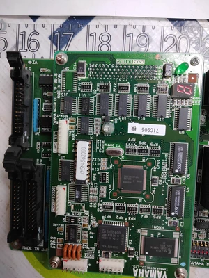 USED YAHAMA KV8-M4570-011