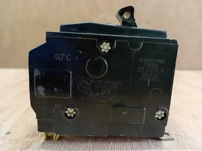 Used SQUARE D QOB240 Switchgears British Columbia CA | Lenmark #1438404