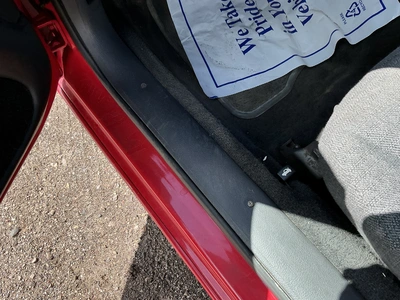 USED 1996 PONTIAC SUNFIRE