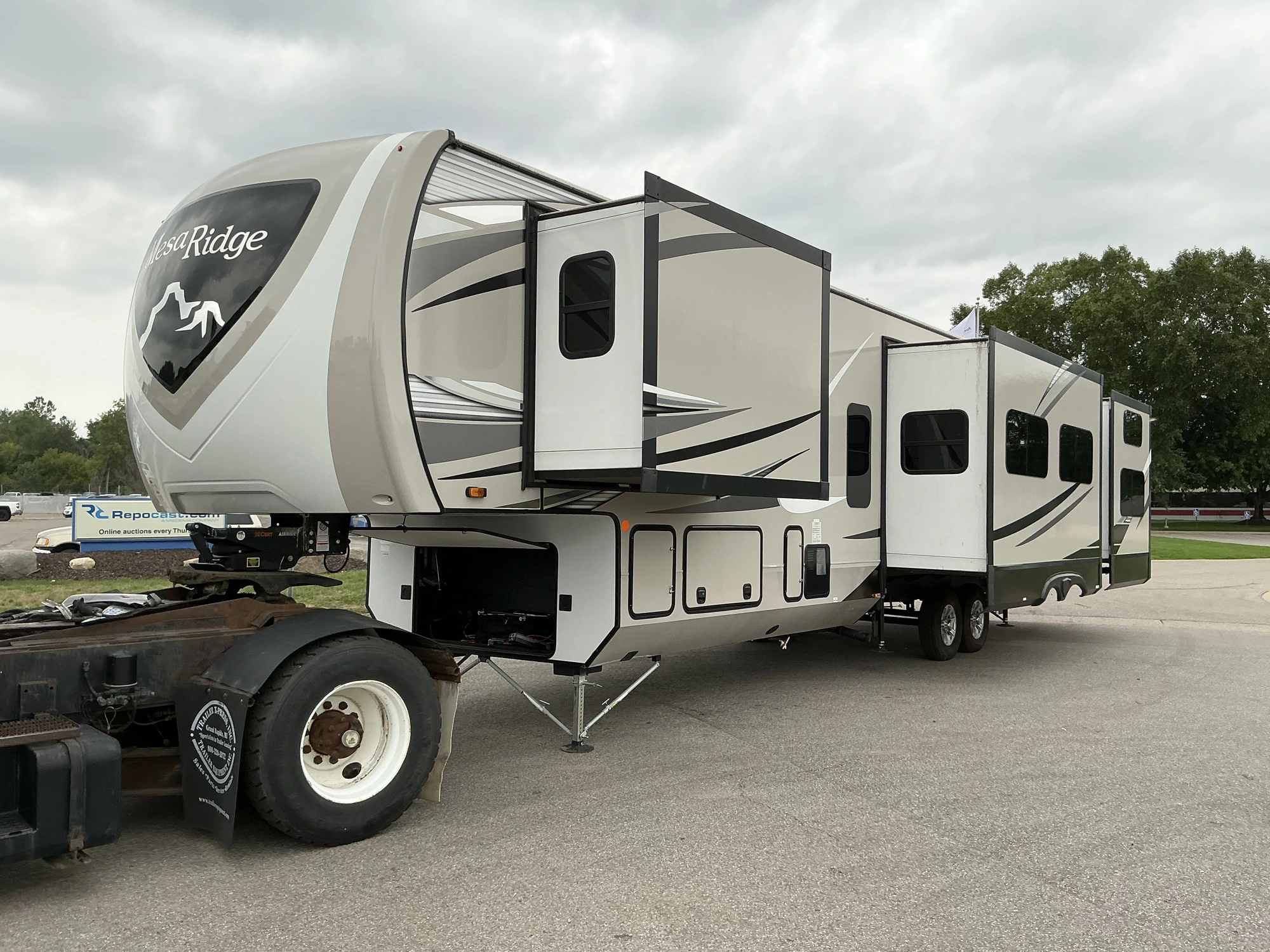 Used 2022 MESA RIDGE 395BHS Campers, Caravans, Motorhomes Michigan US | Miedema Asset Management Group #1372972