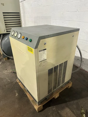 ERIDAE 250CFM AIR REFRIGERATED DRYER