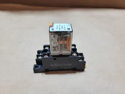 10A 24V/240V Relay w/ 15A 240V Socket