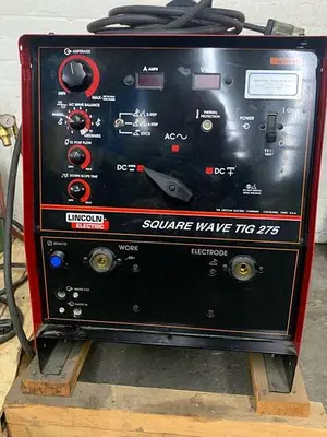5916-300 Lincoln Electric Squarewave 275 TIG or Stick AC/DC Welder