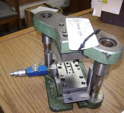 1992-390 Stamping Press Tool and Die Set to make Creole Hinge for Hoop Earring