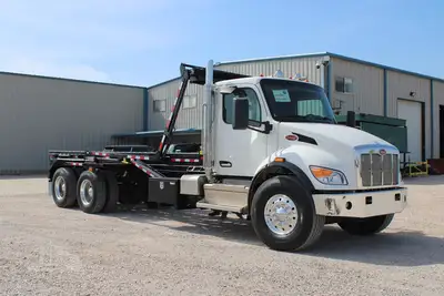 New | in-Stock 2027 PETERBILT 548 Rolloff Trucks Texas US | Roll Off Truck World #1492019