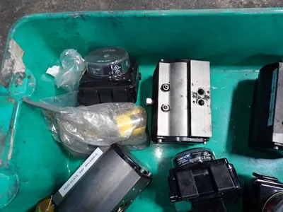 Pneumatic Actuators / Position Indicators