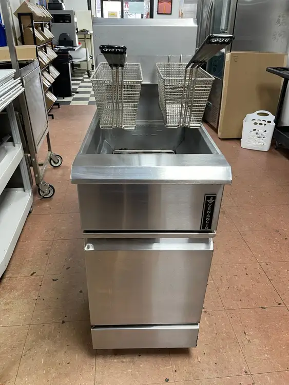 Used Venancio Used Venancio PFR40G-CB LP Fryer 40-lb Capacity with Millivolt Controls - CC Cookers / Coolers / Fryers Illinois US | Falcon Restaurant Supply #1374982