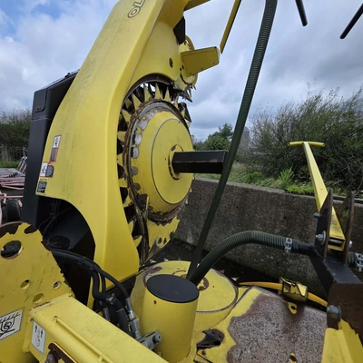 JOHN DEERE 8800 chopper | Iron Listing (33)