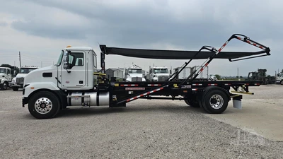 New | in-Stock 2027 MACK MD7 Rolloff Trucks Texas US | Roll Off Truck World #1491899