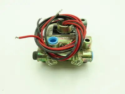Honeywell Skinner V935LEH2050 Solenoid Valve 4-Way NO/NC 50PSI 120V 1/4" NPT
