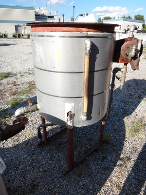 117 Gallon 304 Stainless Vertical Tank
