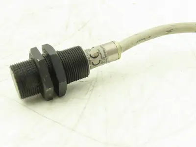Omron E2FM-QX5D1 Inductive Proximity Sensor 36" Cut Cable