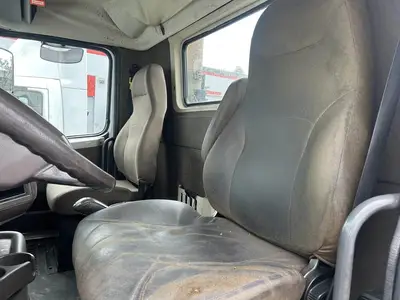 USED 2015 VOLVO VNM64T200
