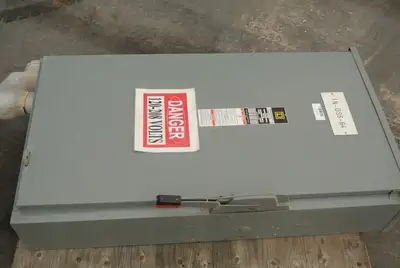 USED SQUARE D CH365R