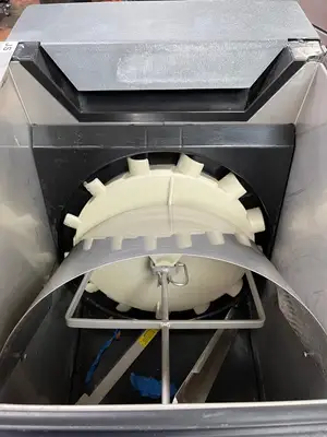 Used Manitowoc Used Manitowoc MII-150 Ice Dispensing Bin 150LB Storage With Drink Fountain 120V - JS Beverage Dispensers Illinois US | Falcon Restaurant Supply #1376344