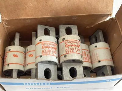 NEW GOULD SHAWMUT A13X130 FUSE LOT OF 7