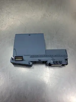 USED Siemens 6ES7131-6FD01-0BB1 Module w/6ES7193-6BP20-0BB1 Base.