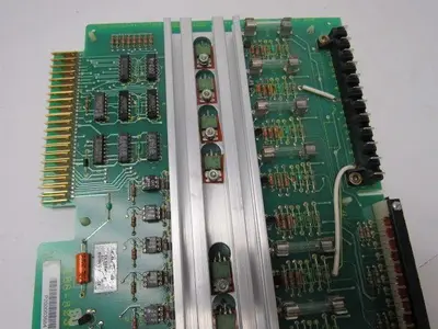 GE Fanuc IC600YB908A Series Six 24VDC Output Source Module Card