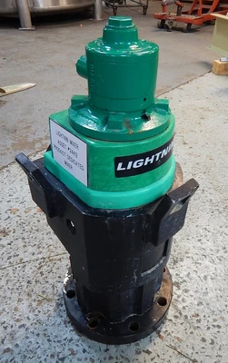 USED LIGHTNIN VEKTOR V5C55A