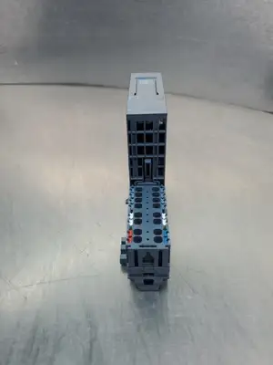 USED Siemens 6ES7132-6FD00-0BB1 Output Module w/6ES7193-6BP20-0BB1 Base