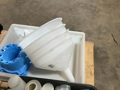 Used MIXED LOT OF PLASTIC RESTAURANT EQUIPMENT Restaurant Storage Containers Michigan US | Miedema Asset Management Group #1761523
