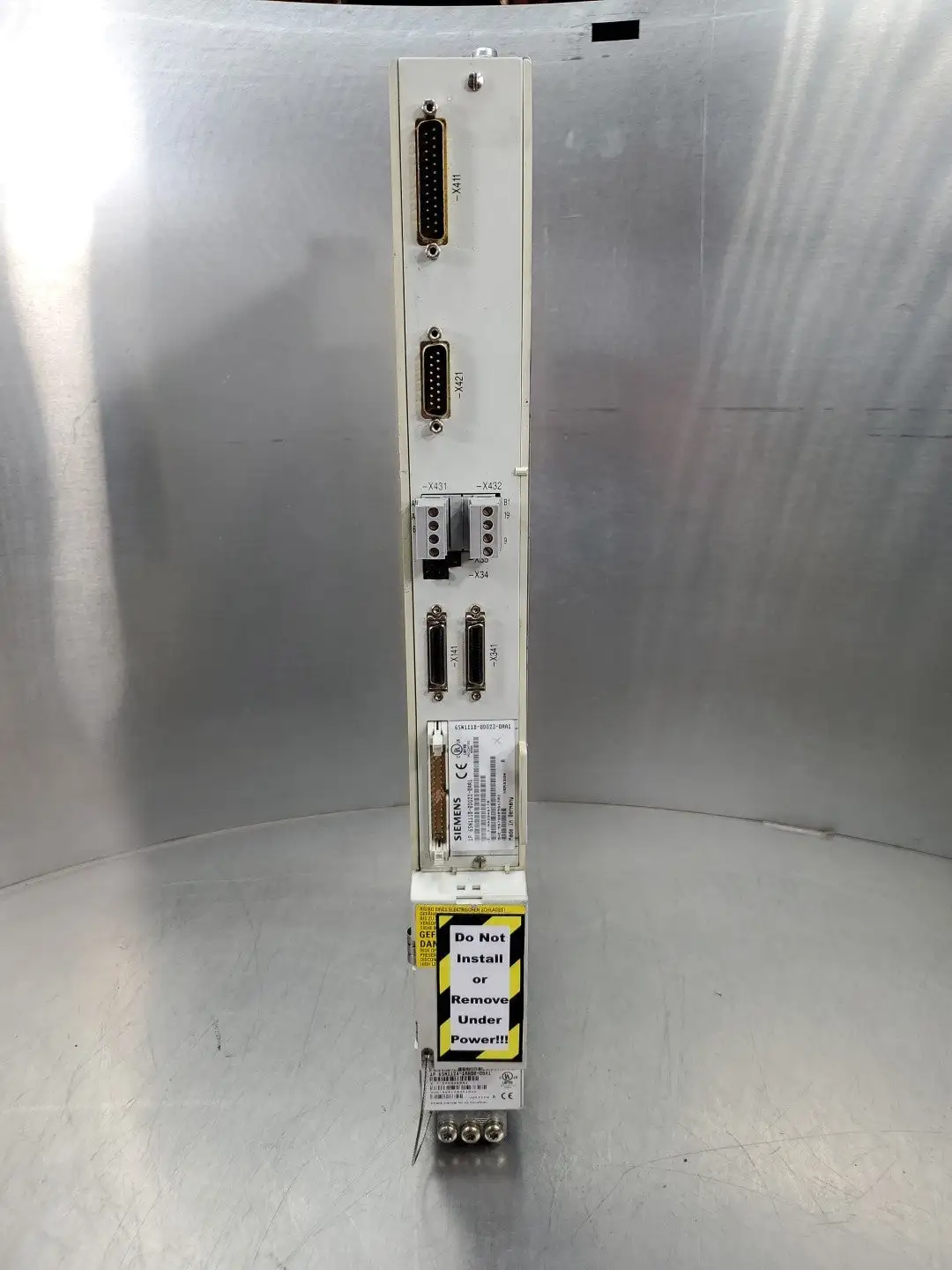 USED Siemens 6SN1124-1AA00-0BA1 DRIVE w/6SN1118-0DG23-0AA1 Drive Card