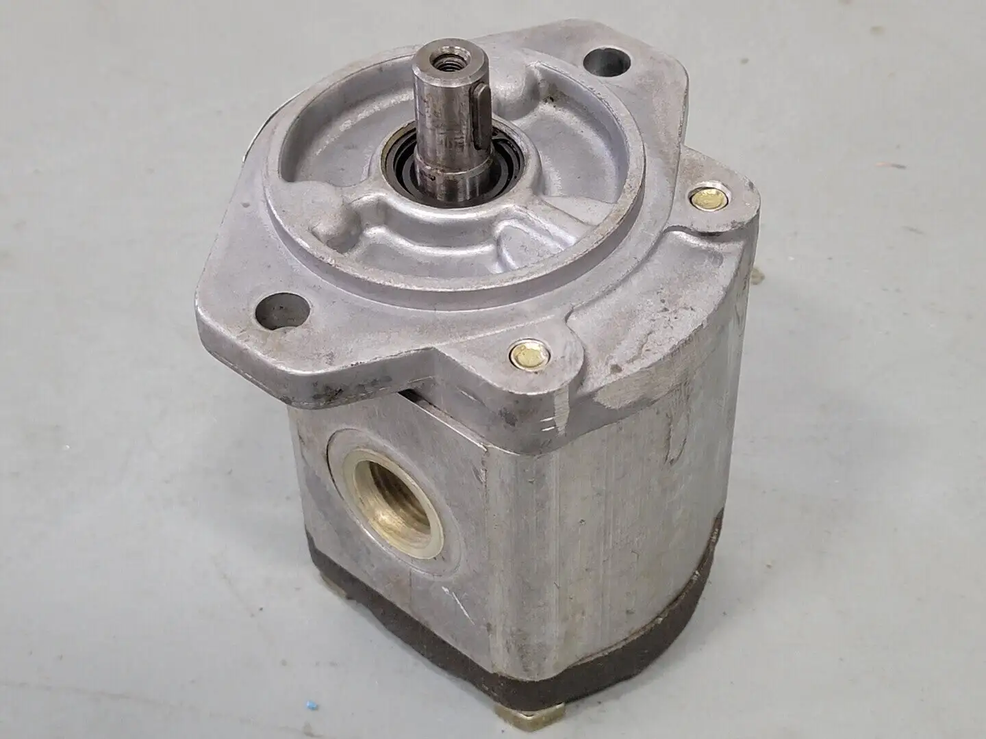 USED SALAMI 2PZ19D-R82S2