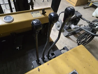 Used _UNKNOWN_ _UNKNOWN_ 3-Wheel Sit down Electric Counterbalance Forklifts Texas US | IRS Auction #1326025
