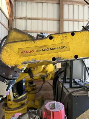 Used 2000 FANUC FANUC ARCMATE 120I Robots Michigan US | Aucto #1332146
