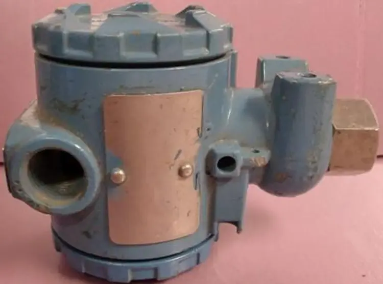 Used ROSEMOUNT 2088 G3A22A1E5 CAL: 0-250 PSIG. SUPPLY 10.5-36 Pressure Transmitters Texas US | Bamko Surplus Process Equipment #930968