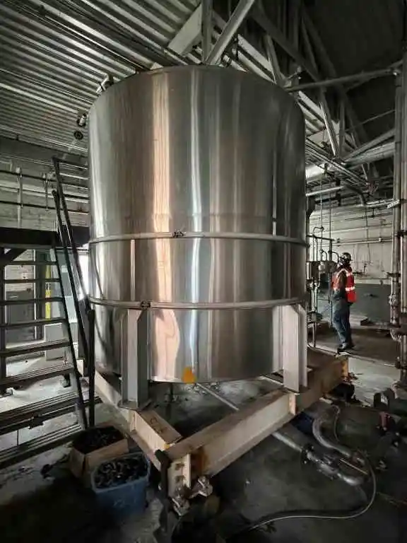 4200 gal stainless steel tank