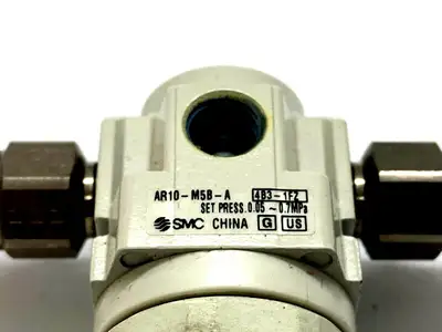 AR10-M5B-A | SMC  Pneumatic Regulator w/ G27-10-R1 Pressure Gauge - Used