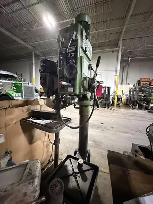 Used SOUTHBAND FLOOR MODEL DRILL PRESS SOUTHBAND FLOOR MODEL DRILL PRESS Gear Head Drills Minnesota US | Source Machinery Sales #1579020
