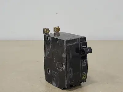 USED SQUARE D QOB220
